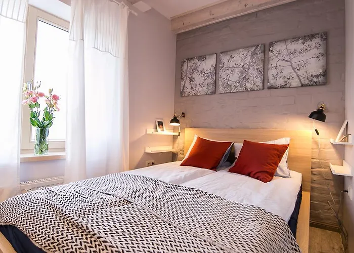 Sunny And Compact Apartment