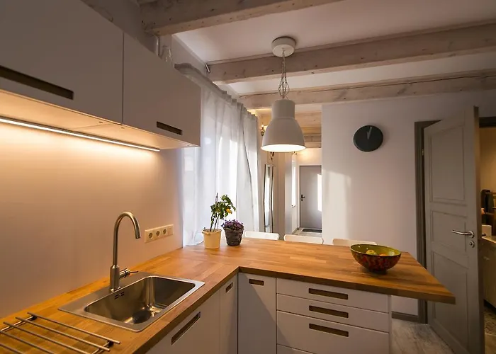 Sunny And Compact Apartment *