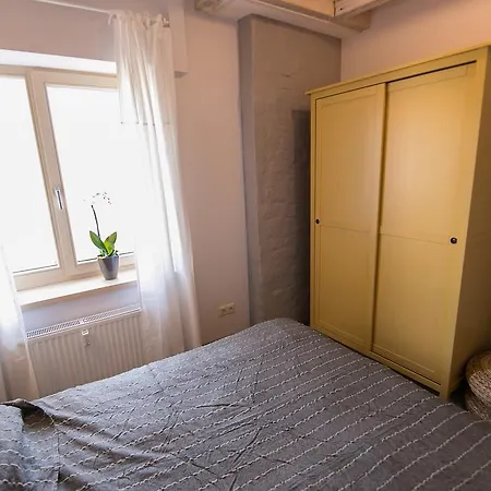Sunny And Compact *